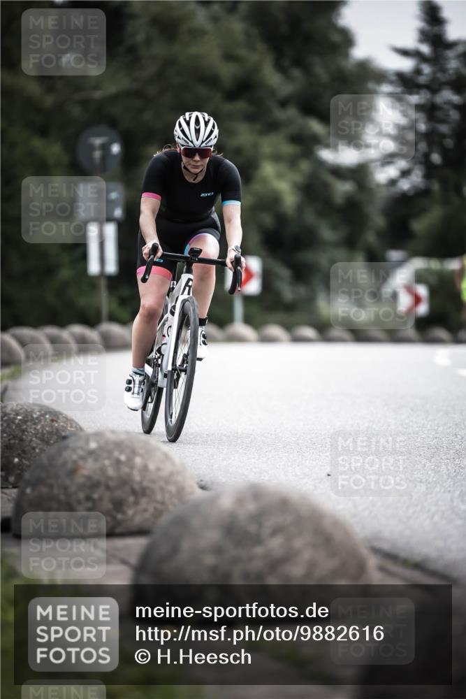 21.06.2026 - 29. Vierlanden-Triathlon H.Heesch http://msf.ph/oto/9882616 21.06.2026 10:34:40 Radfahren 166, 178, 219, 363, 414, 554, 560 meine-sportfotos.de