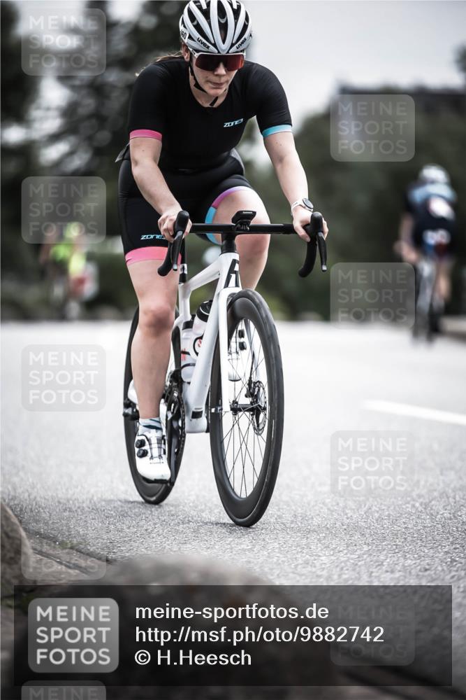 21.06.2026 - 29. Vierlanden-Triathlon H.Heesch http://msf.ph/oto/9882742 21.06.2026 10:34:40 Radfahren 166, 178, 219, 363, 414, 554, 560 meine-sportfotos.de