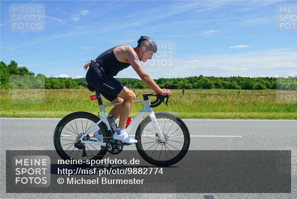 21.06.2026 - Viking Triathlon Michael Burmester http://msf.ph/oto/9882774 21.06.2026 13:24:18 Radfahren 282, 331, 658 meine-sportfotos.de