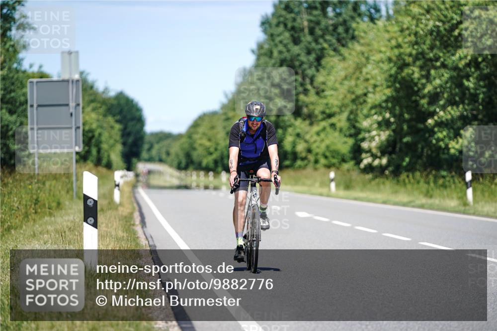 21.06.2026 - Viking Triathlon Michael Burmester http://msf.ph/oto/9882776 21.06.2026 13:44:06 Radfahren  meine-sportfotos.de