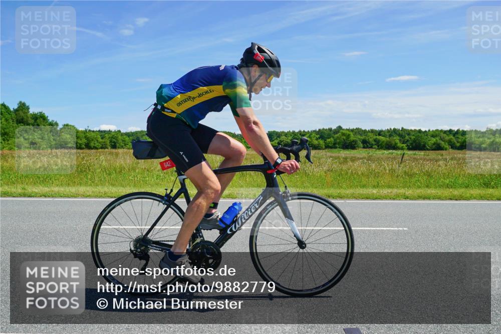 21.06.2026 - Viking Triathlon Michael Burmester http://msf.ph/oto/9882779 21.06.2026 13:24:25 Radfahren 282, 331, 658 meine-sportfotos.de