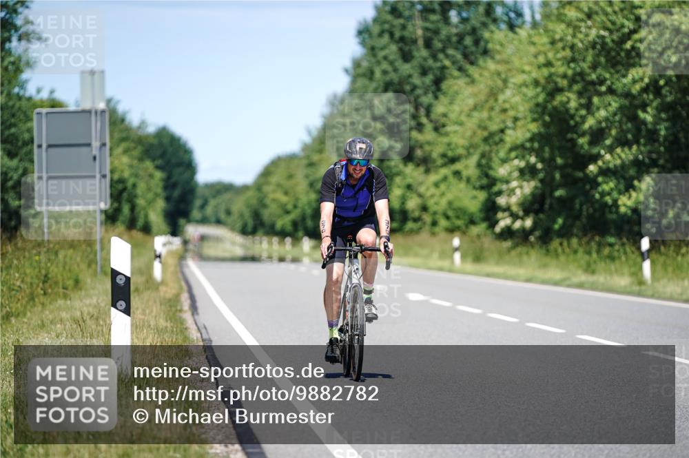 21.06.2026 - Viking Triathlon Michael Burmester http://msf.ph/oto/9882782 21.06.2026 13:44:06 Radfahren  meine-sportfotos.de