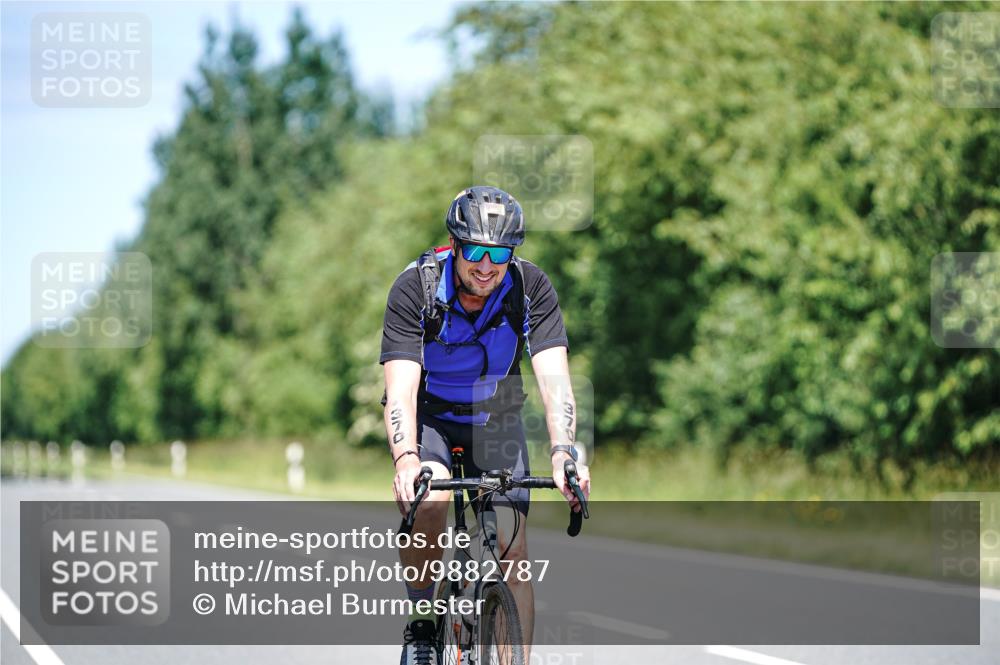 21.06.2026 - Viking Triathlon Michael Burmester http://msf.ph/oto/9882787 21.06.2026 13:44:08 Radfahren  meine-sportfotos.de