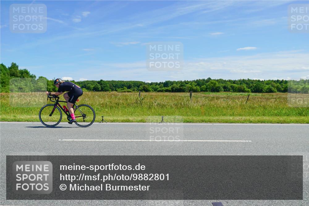 21.06.2026 - Viking Triathlon Michael Burmester http://msf.ph/oto/9882801 21.06.2026 13:24:40 Radfahren 335, 658 meine-sportfotos.de