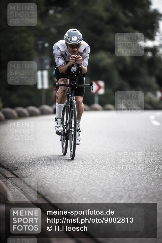 21.06.2026 - 29. Vierlanden-Triathlon H.Heesch http://msf.ph/oto/9882813 21.06.2026 09:18:07 Radfahren 31, 211, 284 meine-sportfotos.de