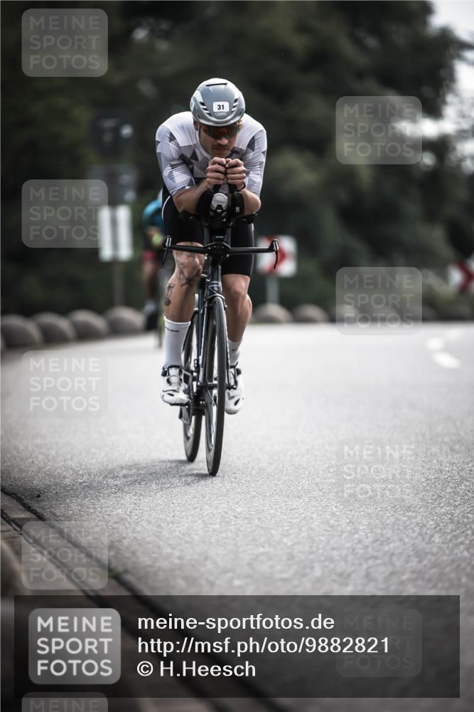 21.06.2026 - 29. Vierlanden-Triathlon H.Heesch http://msf.ph/oto/9882821 21.06.2026 09:18:07 Radfahren 31, 211, 284 meine-sportfotos.de