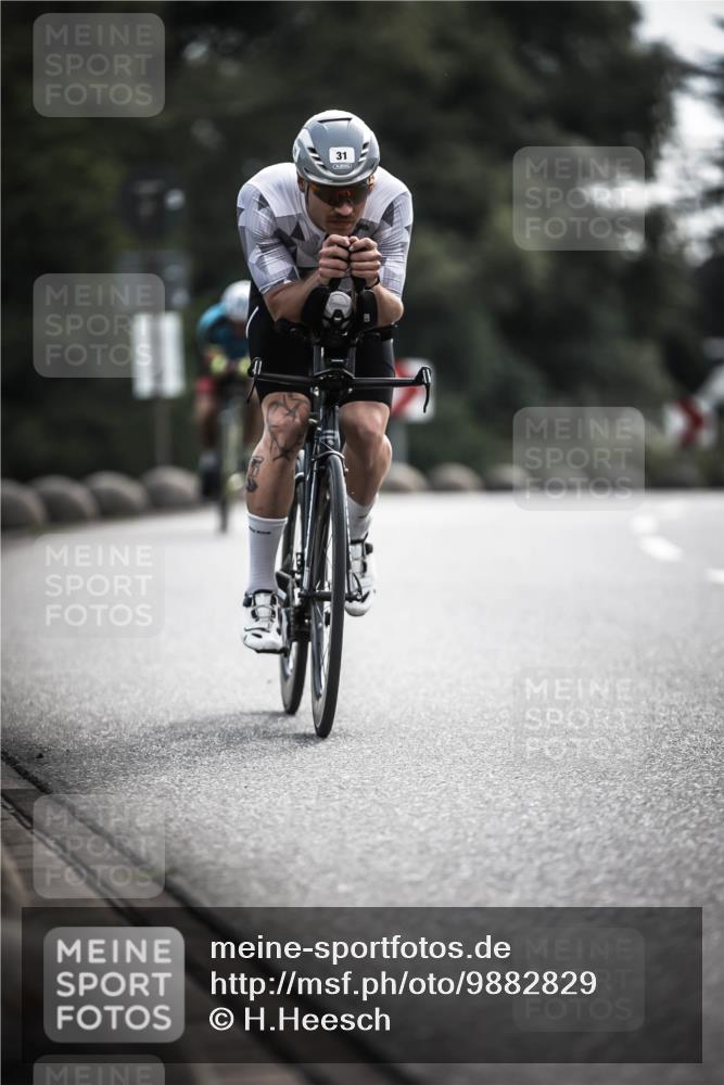 21.06.2026 - 29. Vierlanden-Triathlon H.Heesch http://msf.ph/oto/9882829 21.06.2026 09:18:07 Radfahren 31, 211, 284 meine-sportfotos.de
