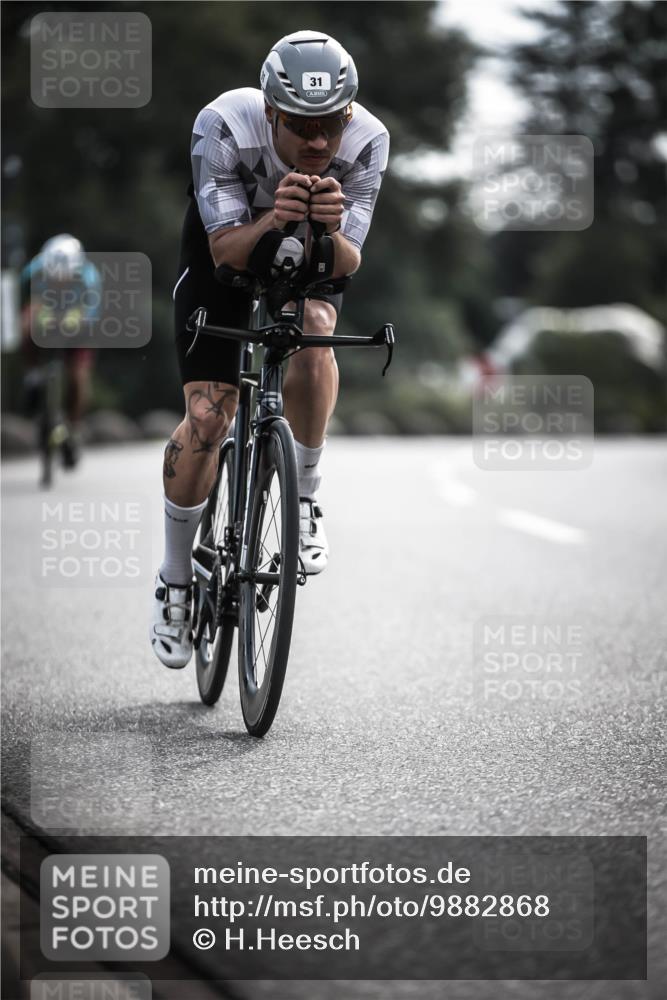21.06.2026 - 29. Vierlanden-Triathlon H.Heesch http://msf.ph/oto/9882868 21.06.2026 09:18:07 Radfahren 31, 211, 284 meine-sportfotos.de
