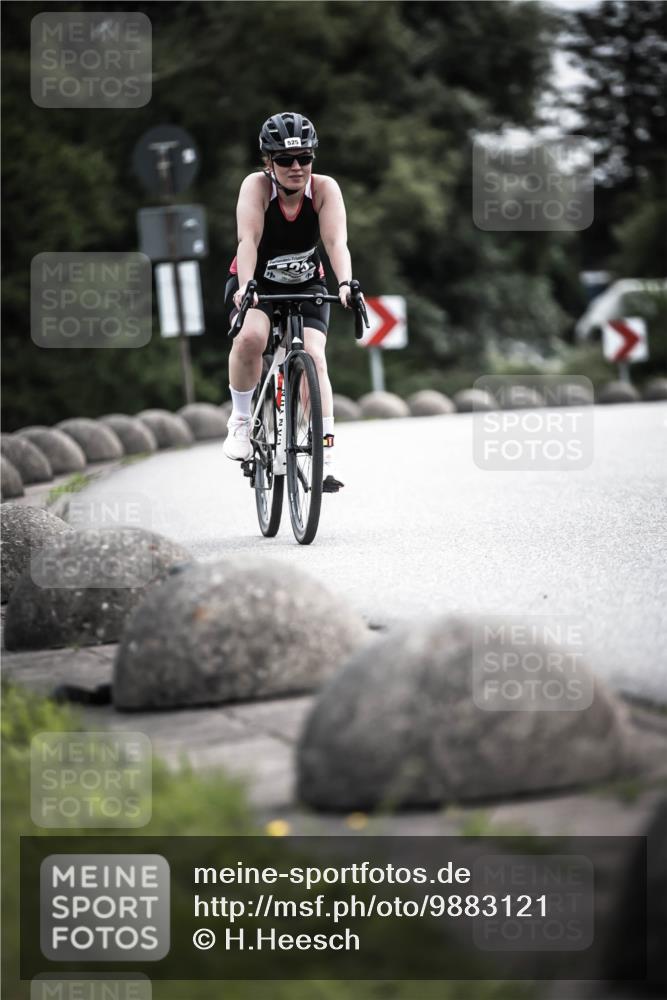 21.06.2026 - 29. Vierlanden-Triathlon H.Heesch http://msf.ph/oto/9883121 21.06.2026 10:35:04 Radfahren 47, 157, 187, 320, 334, 525 meine-sportfotos.de