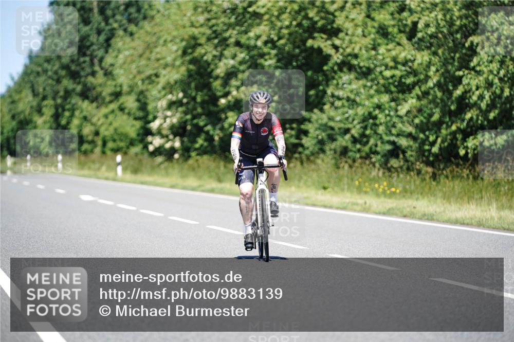 21.06.2026 - Viking Triathlon Michael Burmester http://msf.ph/oto/9883139 21.06.2026 13:55:41 Radfahren  meine-sportfotos.de