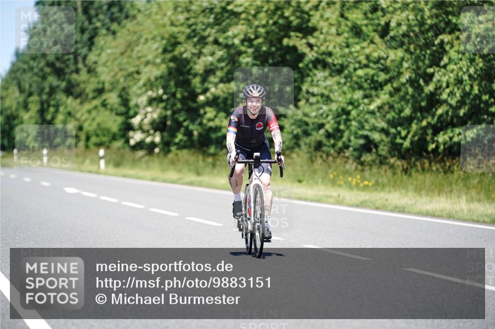 21.06.2026 - Viking Triathlon Michael Burmester http://msf.ph/oto/9883151 21.06.2026 13:55:41 Radfahren  meine-sportfotos.de