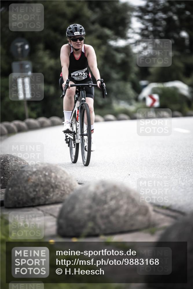 21.06.2026 - 29. Vierlanden-Triathlon H.Heesch http://msf.ph/oto/9883168 21.06.2026 10:35:04 Radfahren 47, 157, 187, 320, 334, 525 meine-sportfotos.de
