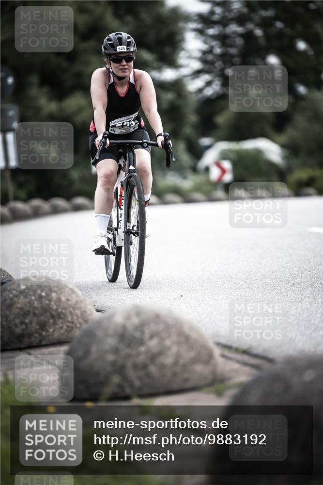 21.06.2026 - 29. Vierlanden-Triathlon H.Heesch http://msf.ph/oto/9883192 21.06.2026 10:35:04 Radfahren 47, 157, 187, 320, 334, 525 meine-sportfotos.de