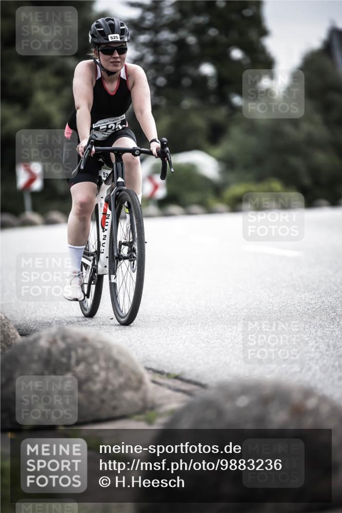 21.06.2026 - 29. Vierlanden-Triathlon H.Heesch http://msf.ph/oto/9883236 21.06.2026 10:35:05 Radfahren 47, 187, 430, 525 meine-sportfotos.de