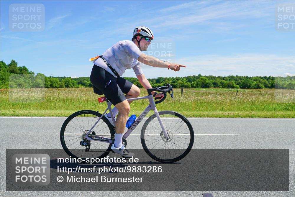21.06.2026 - Viking Triathlon Michael Burmester http://msf.ph/oto/9883286 21.06.2026 13:39:26 Radfahren  meine-sportfotos.de