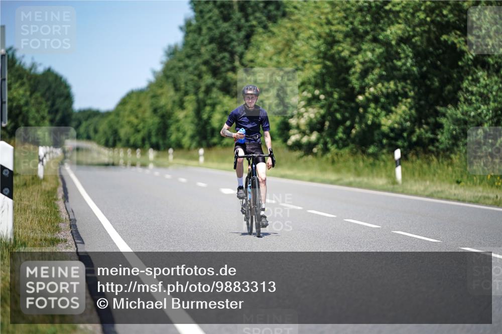 21.06.2026 - Viking Triathlon Michael Burmester http://msf.ph/oto/9883313 21.06.2026 14:01:22 Radfahren  meine-sportfotos.de