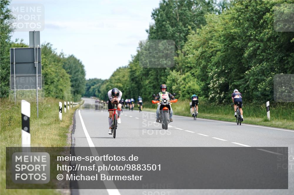 21.06.2026 - Viking Triathlon Michael Burmester http://msf.ph/oto/9883501 21.06.2026 11:01:35 Radfahren 9, 55, 154, 364, 425, 526, 634 meine-sportfotos.de
