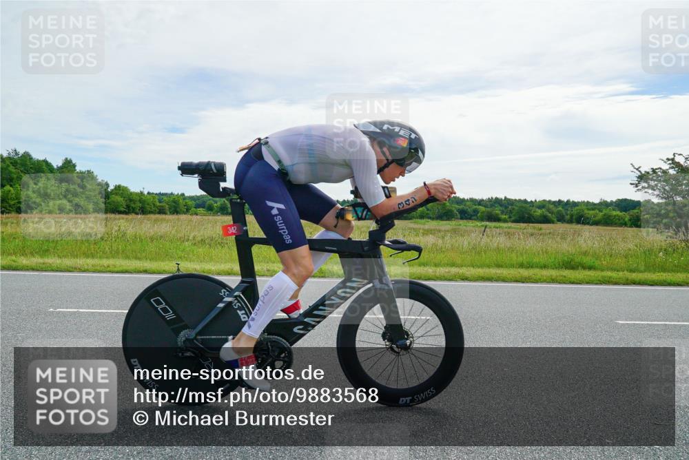 21.06.2026 - Viking Triathlon Michael Burmester http://msf.ph/oto/9883568 21.06.2026 11:05:55 Radfahren 7, 19, 25, 34, 34, 41, 72, 80, 94, 125, 150, 152, 152, 259, 286, 340, 342, 438, 547, 575, 668 meine-sportfotos.de