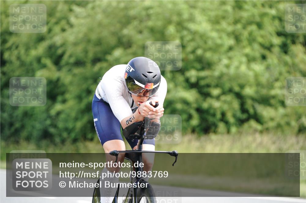 21.06.2026 - Viking Triathlon Michael Burmester http://msf.ph/oto/9883769 21.06.2026 11:05:55 Radfahren 7, 19, 25, 34, 34, 41, 72, 80, 94, 125, 150, 150, 152, 152, 259, 286, 340, 342, 438, 547, 575, 668 meine-sportfotos.de