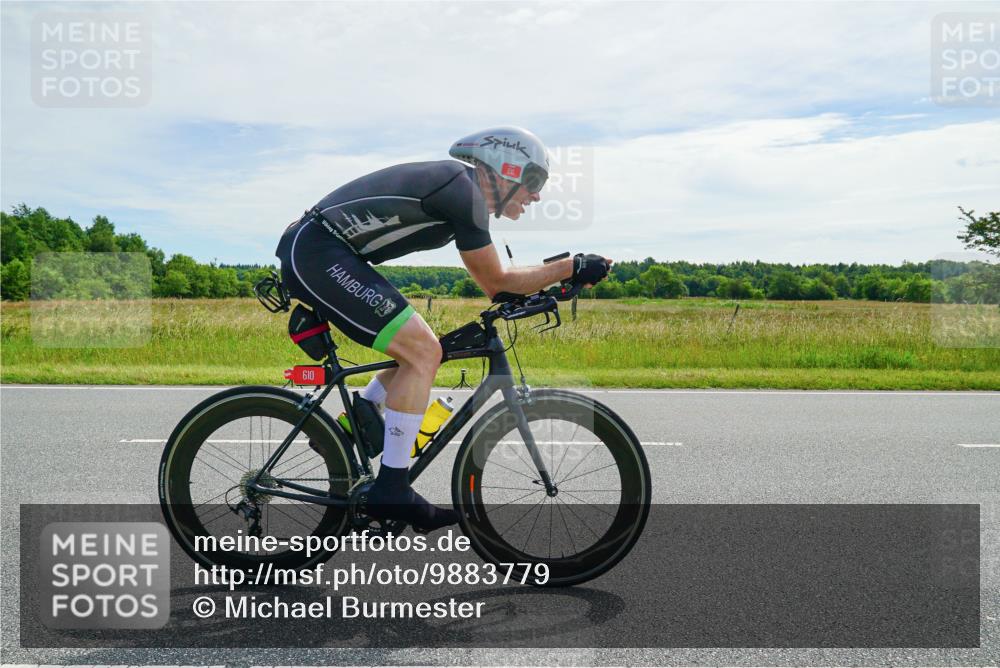 21.06.2026 - Viking Triathlon Michael Burmester http://msf.ph/oto/9883779 21.06.2026 11:12:25 Radfahren 37, 208, 209, 273, 359, 563, 610, 654 meine-sportfotos.de
