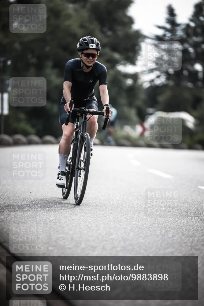 21.06.2026 - 29. Vierlanden-Triathlon H.Heesch http://msf.ph/oto/9883898 21.06.2026 09:19:00 Radfahren 56, 107, 221 meine-sportfotos.de