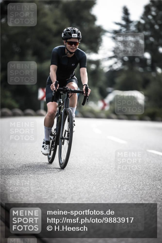 21.06.2026 - 29. Vierlanden-Triathlon H.Heesch http://msf.ph/oto/9883917 21.06.2026 09:19:00 Radfahren 56, 107, 221 meine-sportfotos.de