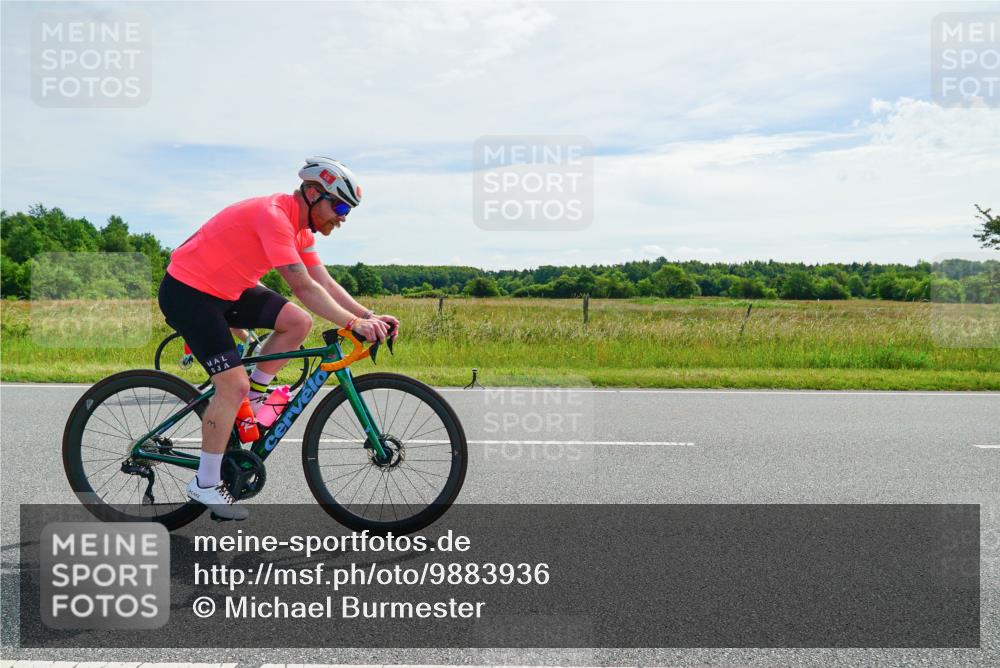 21.06.2026 - Viking Triathlon Michael Burmester http://msf.ph/oto/9883936 21.06.2026 11:17:01 Radfahren 56, 57, 57, 75, 124, 265, 289, 607, 620, 620, 642, 661 meine-sportfotos.de