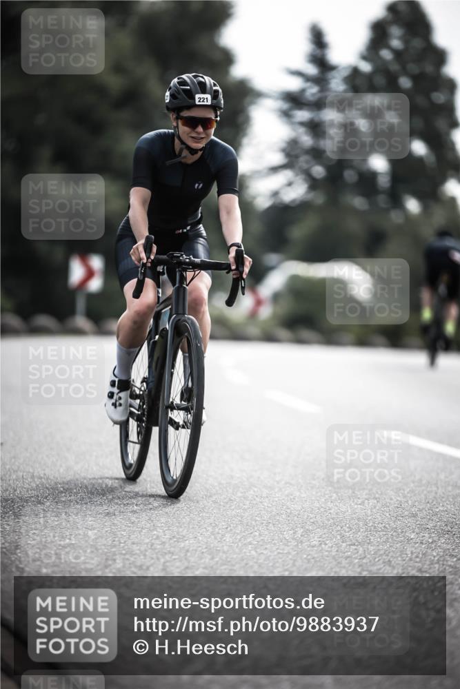 21.06.2026 - 29. Vierlanden-Triathlon H.Heesch http://msf.ph/oto/9883937 21.06.2026 09:19:00 Radfahren 56, 107, 221 meine-sportfotos.de