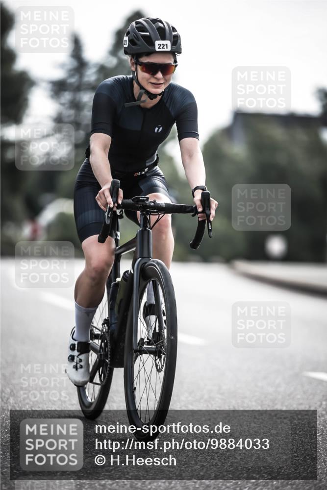 21.06.2026 - 29. Vierlanden-Triathlon H.Heesch http://msf.ph/oto/9884033 21.06.2026 09:19:01 Radfahren 56, 107, 221 meine-sportfotos.de