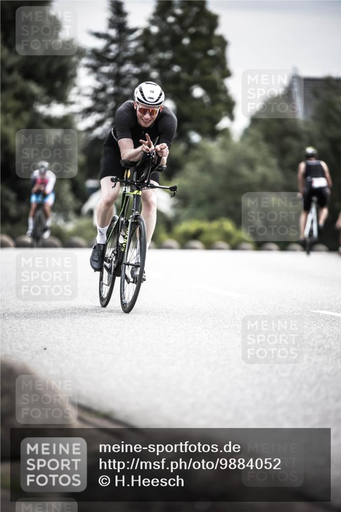 21.06.2026 - 29. Vierlanden-Triathlon H.Heesch http://msf.ph/oto/9884052 21.06.2026 10:35:58 Radfahren 9, 10, 25, 26, 34, 60, 88, 104, 186, 243, 278, 420 meine-sportfotos.de