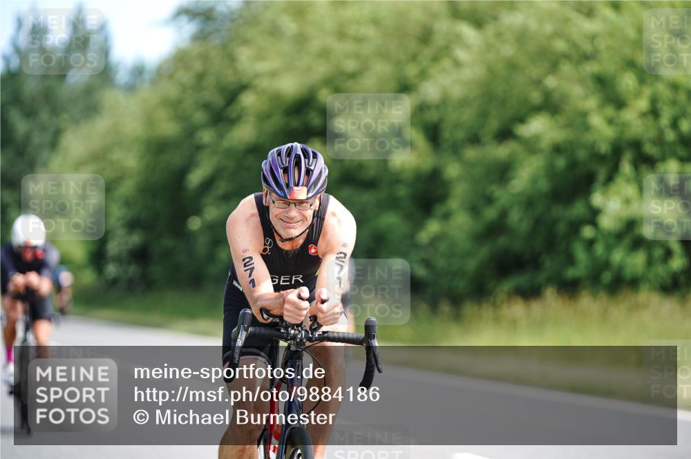 21.06.2026 - Viking Triathlon Michael Burmester http://msf.ph/oto/9884186 21.06.2026 11:17:45 Radfahren 18, 28, 49, 131, 181, 212, 245, 261, 271, 360, 382, 390, 409, 430, 432, 463, 501 meine-sportfotos.de