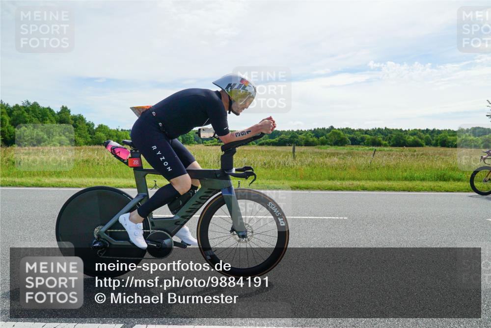 21.06.2026 - Viking Triathlon Michael Burmester http://msf.ph/oto/9884191 21.06.2026 11:20:34 Radfahren 2, 19, 21, 73, 100, 170, 200, 391, 404, 472, 509, 543, 561, 568 meine-sportfotos.de