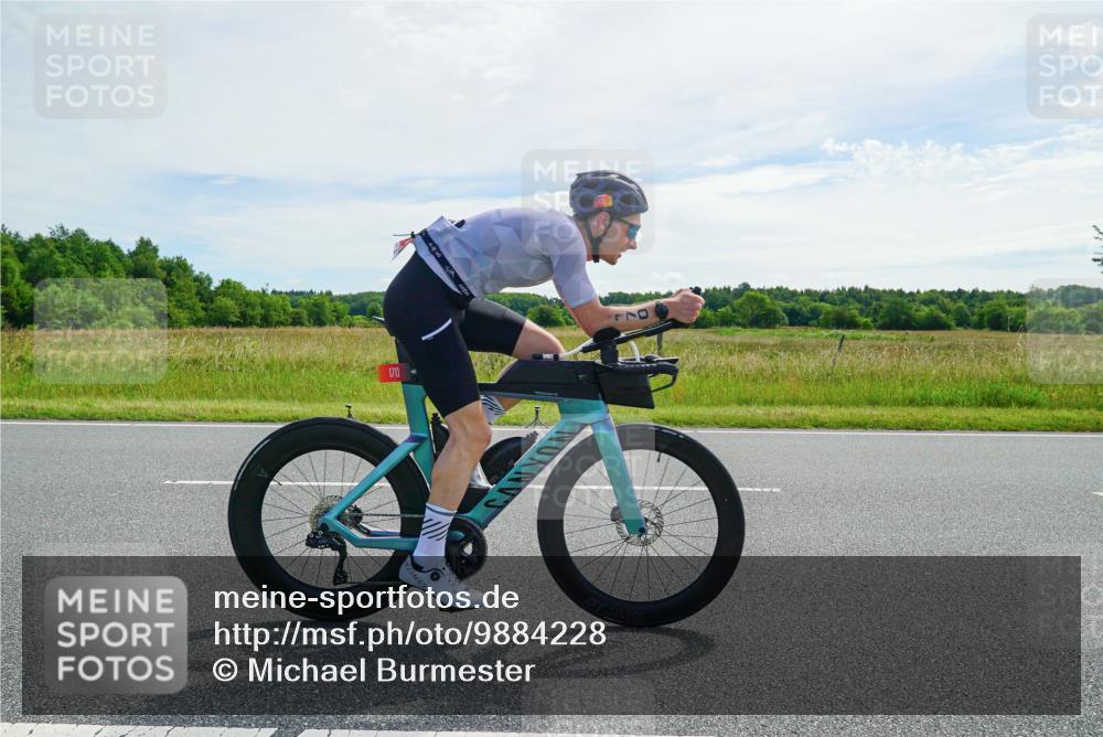 21.06.2026 - Viking Triathlon Michael Burmester http://msf.ph/oto/9884228 21.06.2026 11:20:43 Radfahren 100, 102, 170, 200, 237, 391, 404, 498, 561, 568 meine-sportfotos.de