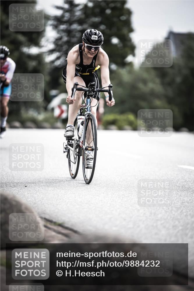 21.06.2026 - 29. Vierlanden-Triathlon H.Heesch http://msf.ph/oto/9884232 21.06.2026 10:36:01 Radfahren 9, 10, 25, 26, 34, 88, 104, 186, 243, 278, 589 meine-sportfotos.de
