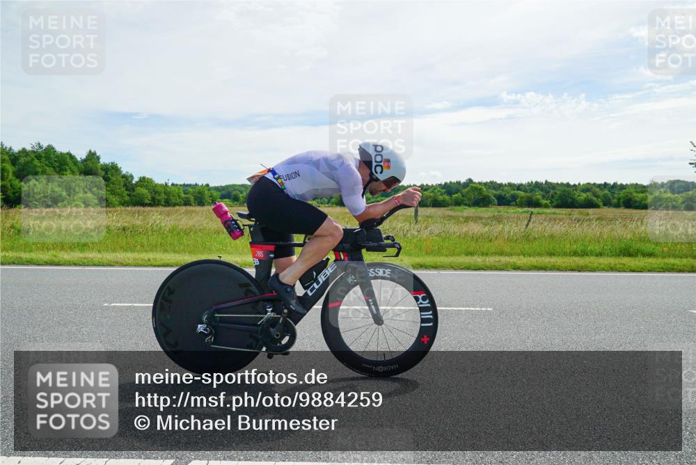21.06.2026 - Viking Triathlon Michael Burmester http://msf.ph/oto/9884259 21.06.2026 11:21:35 Radfahren 24, 40, 43, 51, 76, 76, 82, 171, 203, 285, 298, 328, 427, 640, 648 meine-sportfotos.de