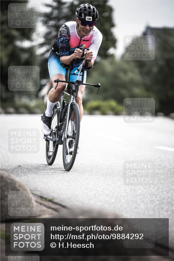 21.06.2026 - 29. Vierlanden-Triathlon H.Heesch http://msf.ph/oto/9884292 21.06.2026 10:36:02 Radfahren 10, 25, 26, 34, 88, 104, 186, 243, 278, 589 meine-sportfotos.de