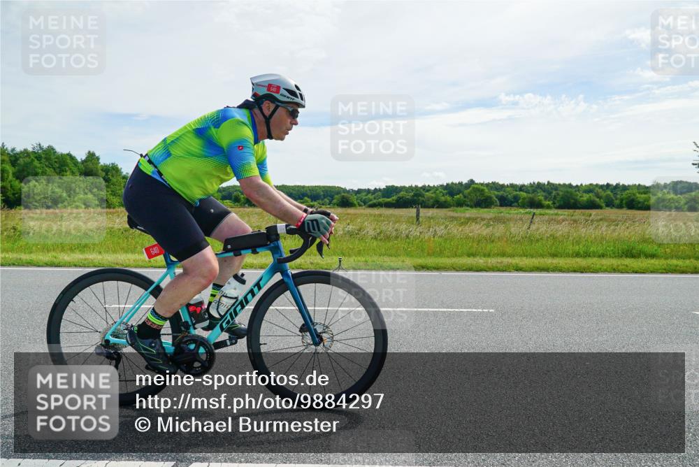21.06.2026 - Viking Triathlon Michael Burmester http://msf.ph/oto/9884297 21.06.2026 11:21:46 Radfahren 24, 26, 40, 51, 76, 171, 203, 269, 298, 328, 640, 648 meine-sportfotos.de