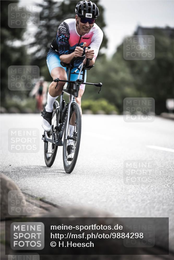 21.06.2026 - 29. Vierlanden-Triathlon H.Heesch http://msf.ph/oto/9884298 21.06.2026 10:36:02 Radfahren 10, 25, 26, 34, 88, 104, 186, 243, 278, 589 meine-sportfotos.de