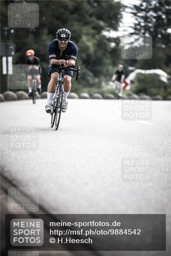 21.06.2026 - 29. Vierlanden-Triathlon H.Heesch http://msf.ph/oto/9884542 21.06.2026 09:19:18 Radfahren 24, 169, 224, 228, 278 meine-sportfotos.de
