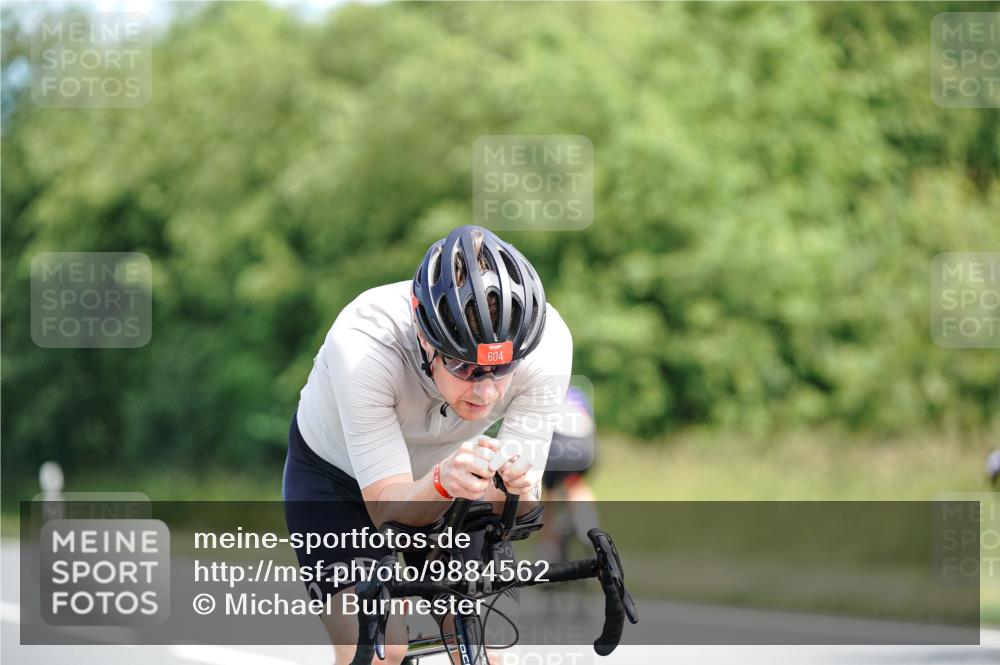 21.06.2026 - Viking Triathlon Michael Burmester http://msf.ph/oto/9884562 21.06.2026 11:19:48 Radfahren 30, 115, 115, 249, 250, 250, 257, 291, 297, 297, 323, 332, 343, 346, 551, 604 meine-sportfotos.de