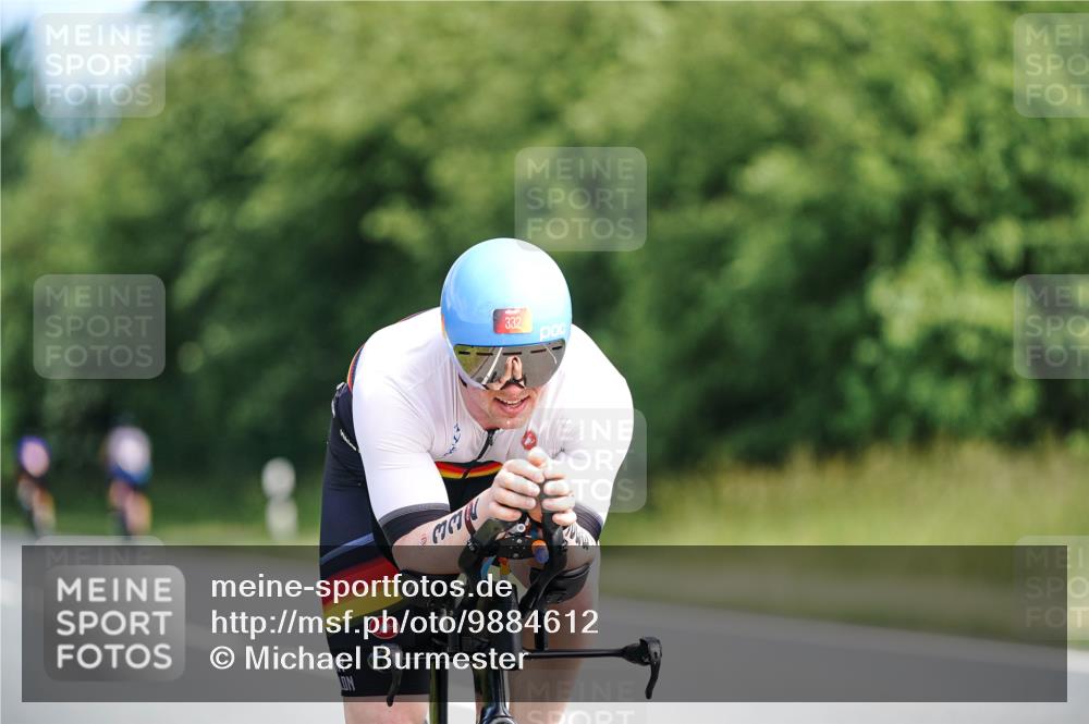 21.06.2026 - Viking Triathlon Michael Burmester http://msf.ph/oto/9884612 21.06.2026 11:19:55 Radfahren 30, 115, 115, 249, 250, 250, 257, 291, 297, 323, 332, 343, 346, 604, 625 meine-sportfotos.de