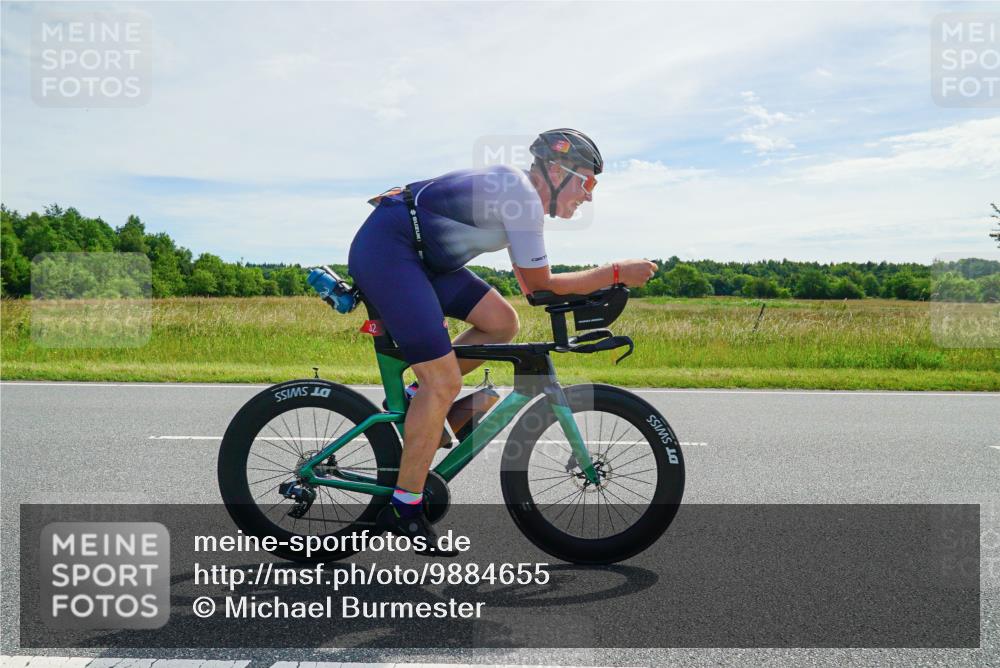 21.06.2026 - Viking Triathlon Michael Burmester http://msf.ph/oto/9884655 21.06.2026 11:26:32 Radfahren 77, 99, 141, 429, 442, 462, 546, 560 meine-sportfotos.de