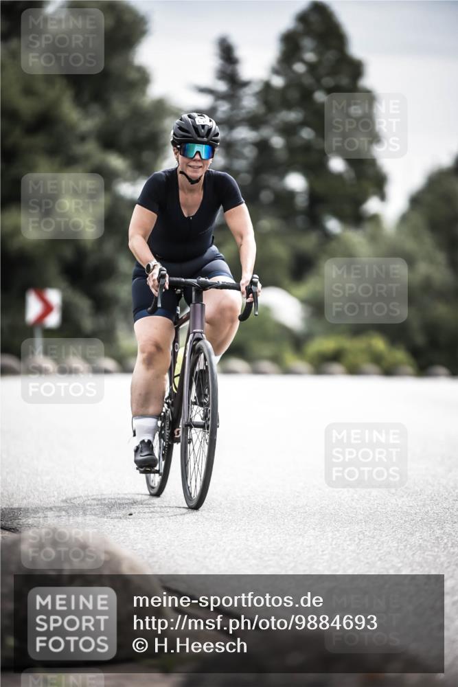 21.06.2026 - 29. Vierlanden-Triathlon H.Heesch http://msf.ph/oto/9884693 21.06.2026 10:36:18 Radfahren 223, 349, 504 meine-sportfotos.de