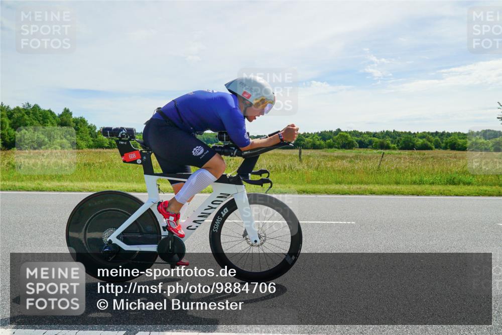 21.06.2026 - Viking Triathlon Michael Burmester http://msf.ph/oto/9884706 21.06.2026 11:27:01 Radfahren 41, 44, 63, 65, 74, 74, 94, 103, 111, 162, 163, 211, 266, 270, 275, 344, 348, 387, 411, 460, 522, 569, 608, 668 meine-sportfotos.de