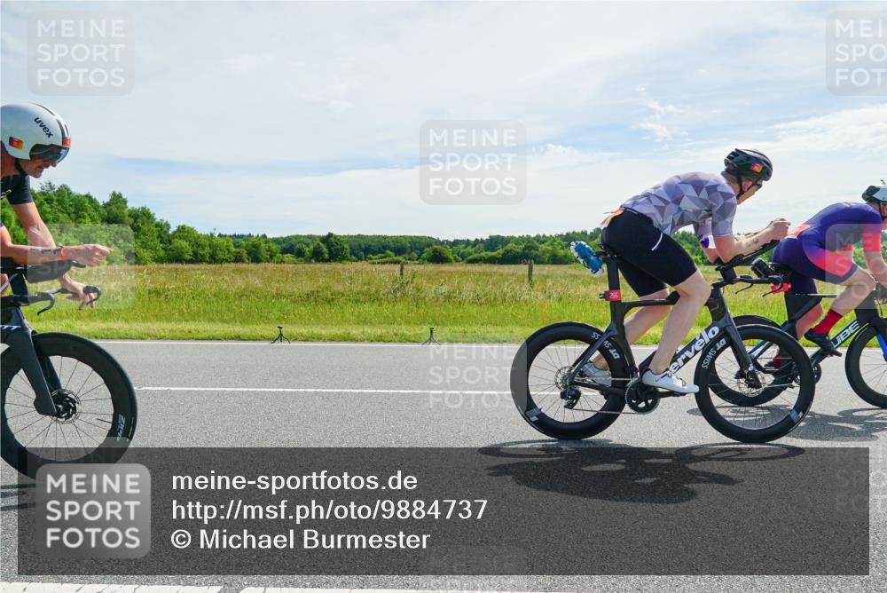 21.06.2026 - Viking Triathlon Michael Burmester http://msf.ph/oto/9884737 21.06.2026 11:27:13 Radfahren 41, 44, 63, 65, 74, 87, 94, 111, 154, 162, 163, 166, 227, 266, 275, 344, 411, 460, 484, 522, 569, 651, 665, 668 meine-sportfotos.de
