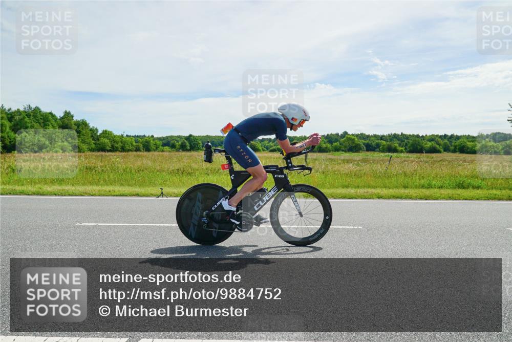 21.06.2026 - Viking Triathlon Michael Burmester http://msf.ph/oto/9884752 21.06.2026 11:27:14 Radfahren 41, 44, 63, 65, 74, 87, 94, 111, 154, 162, 163, 166, 227, 266, 275, 411, 484, 522, 651, 665, 668 meine-sportfotos.de