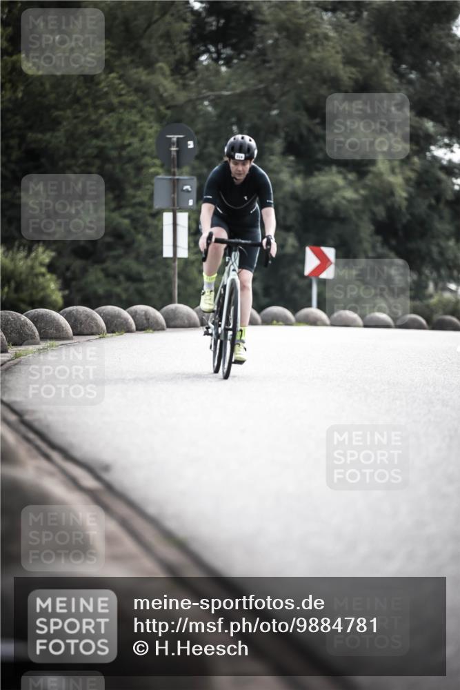 21.06.2026 - 29. Vierlanden-Triathlon H.Heesch http://msf.ph/oto/9884781 21.06.2026 09:19:23 Radfahren 99, 224, 228 meine-sportfotos.de
