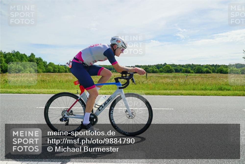 21.06.2026 - Viking Triathlon Michael Burmester http://msf.ph/oto/9884790 21.06.2026 11:27:19 Radfahren 44, 63, 74, 87, 94, 111, 154, 162, 163, 166, 227, 266, 275, 411, 484, 522, 567, 649, 651, 665, 668 meine-sportfotos.de