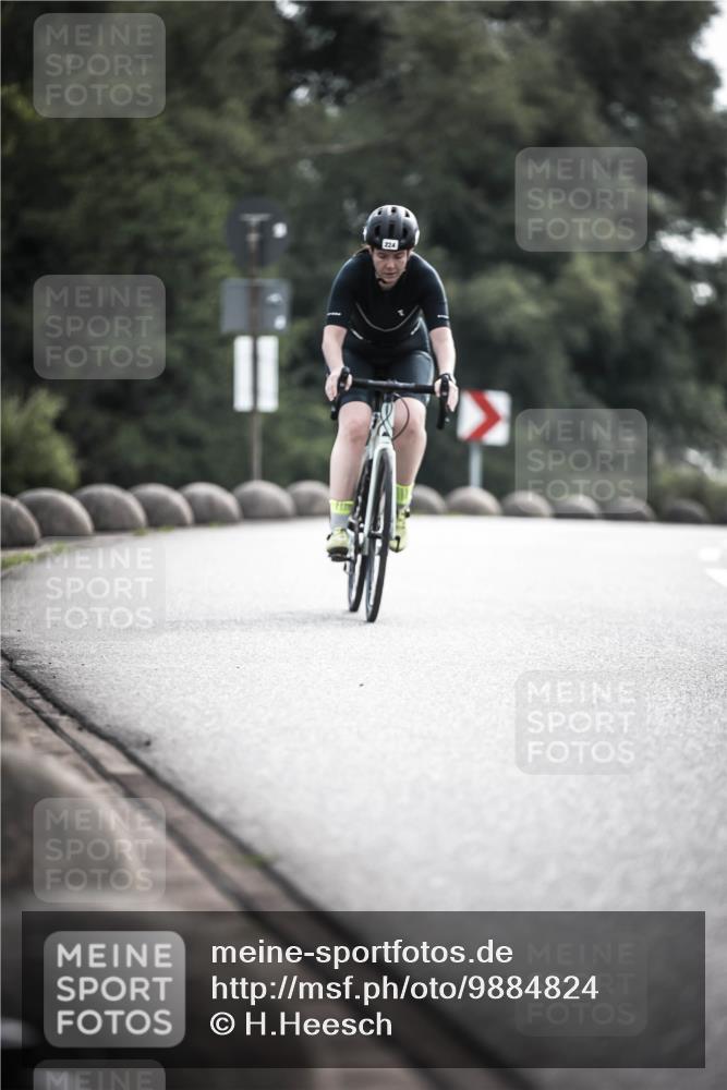 21.06.2026 - 29. Vierlanden-Triathlon H.Heesch http://msf.ph/oto/9884824 21.06.2026 09:19:23 Radfahren 99, 224, 228 meine-sportfotos.de