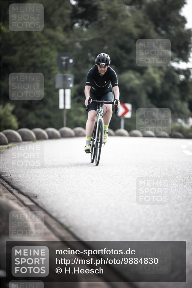 21.06.2026 - 29. Vierlanden-Triathlon H.Heesch http://msf.ph/oto/9884830 21.06.2026 09:19:23 Radfahren 99, 224, 228 meine-sportfotos.de